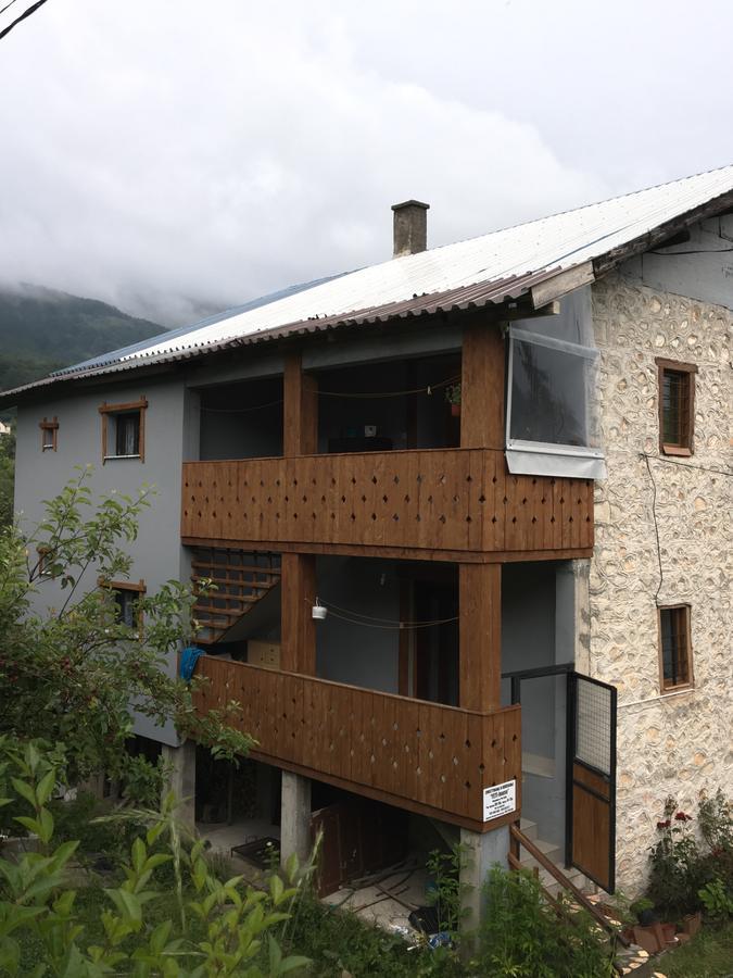 Yeti Guest House Маврово Екстериор снимка