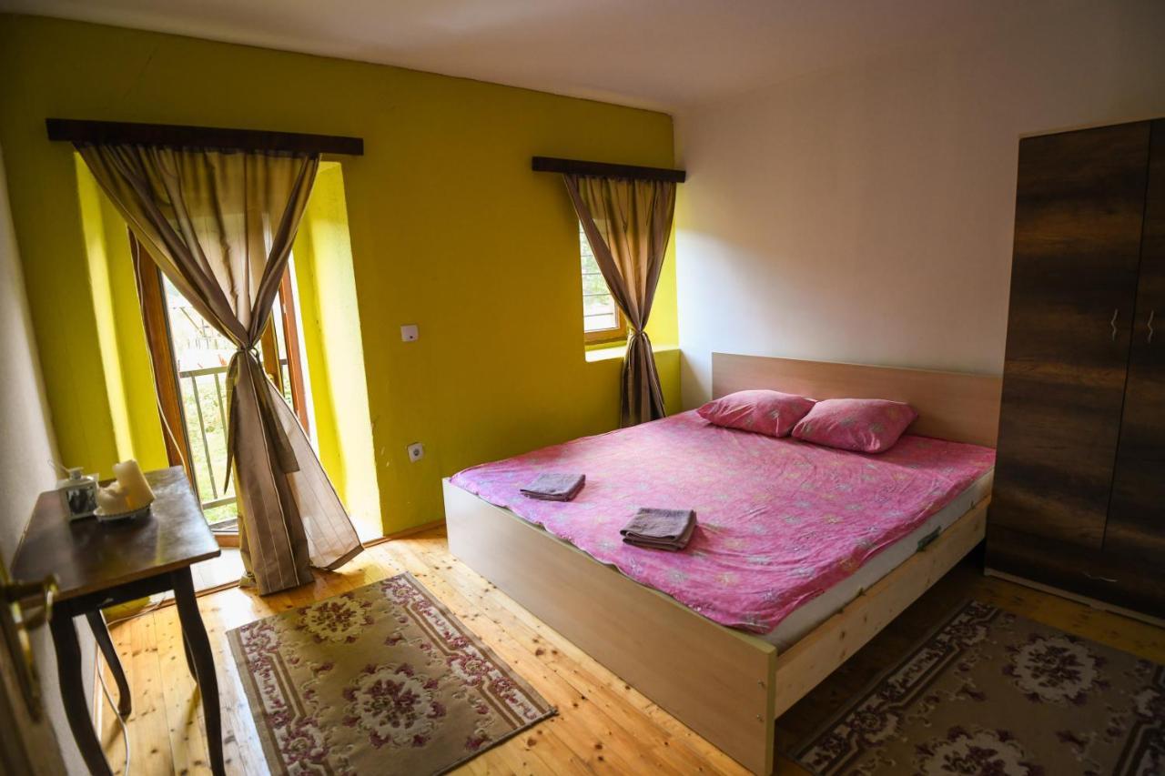 Yeti Guest House Маврово Екстериор снимка